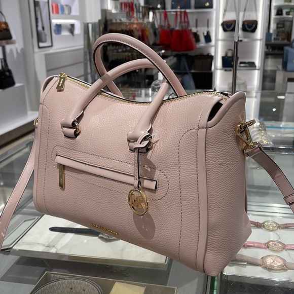 MICHAEL KORS 
Carine Large Pebbled Leather Top Zip Satchel
Powder Blush
NWT - Picture 4 of 16